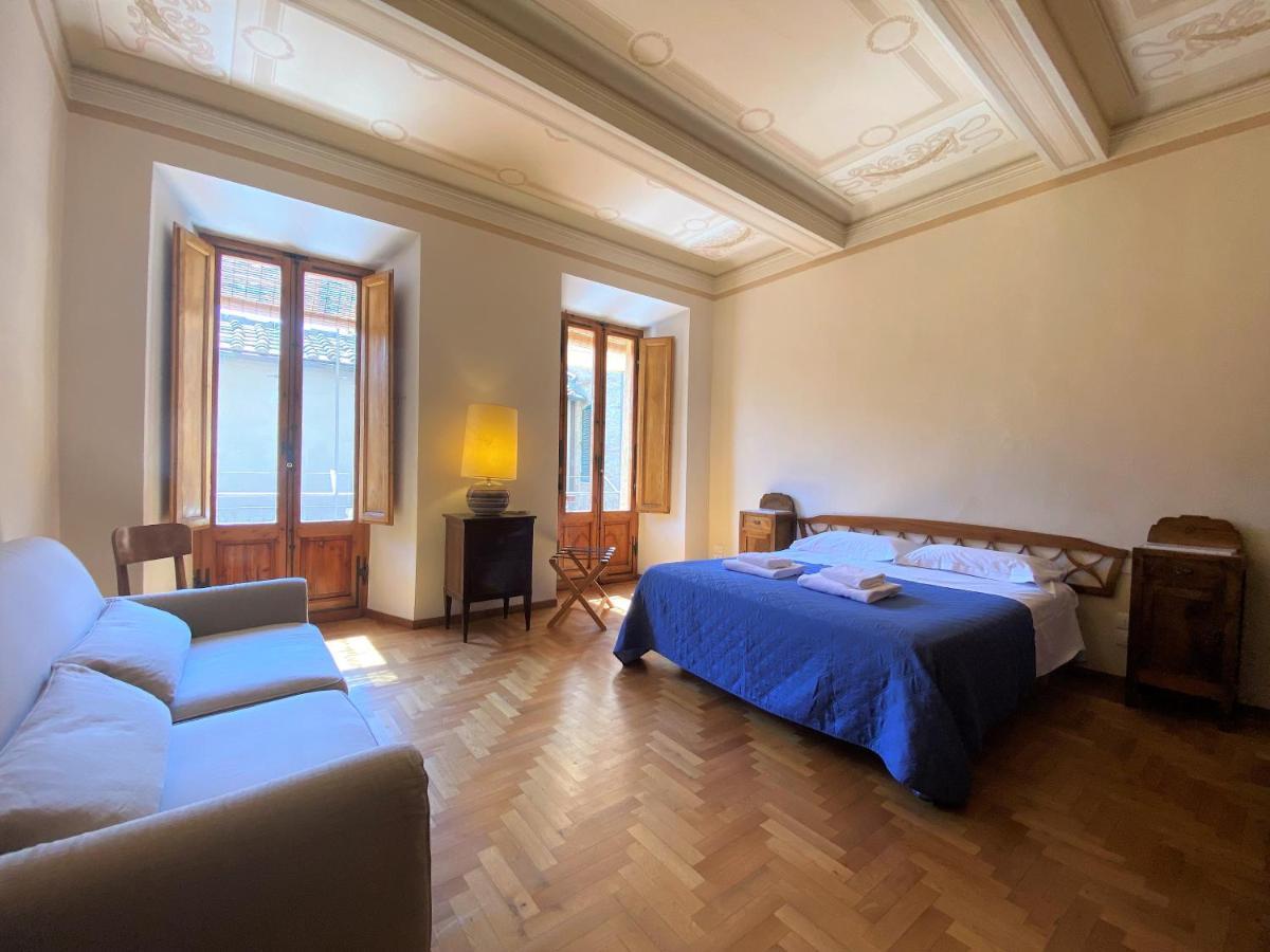 Apartamento La Fonte-with Balcony Close By Piazza Del Campo Siena