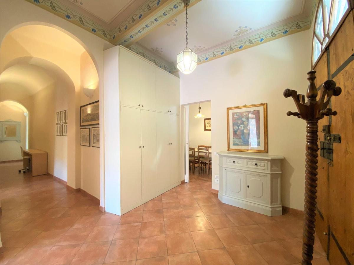 La Fonte-with Balcony Close By Piazza Del Campo * Siena